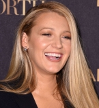 Цели на 2017 год: Блейк Лайвли пообещала поклонникам влезть в новом году в старые джинсы