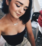 Сеть взорвал снимок обнаженной звезды &quot;Игры престолов&quot; Мэйси Уильямс