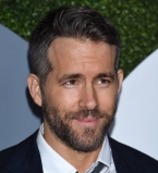 Райан Рейнольдс трогательно рассказал о дочерях: &quot;Они очень похожи друг на друга&quot;