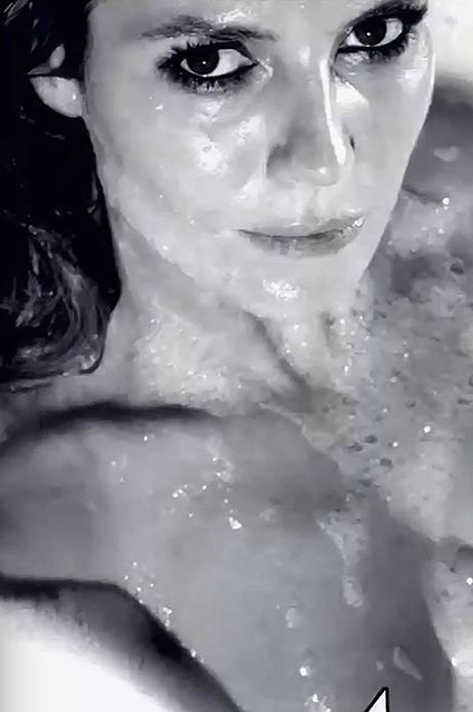 Совершенно голая Хайди Клум снялась в эротичном видео