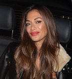 Николь Шерзингер покорила публику соблазнительным прозрачным нарядом