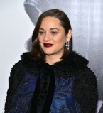 Беременная Марион Котийяр блистает на красной дорожке в элегантном наряде Andrew GN