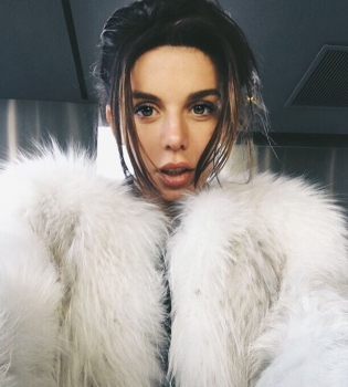 12-летняя дочь Анны Седоковой отчитала свою мать