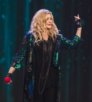 Ирина Билык продемонстрировала свой эффектный новогодний образ