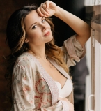 Молодая мама Галина Безрук показала, как муж встречал ее из роддома