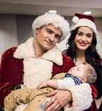 Сюрприз: Кэти Перри и Орландо Блум в новогодних костюмах посетили детскую больницу в Лос-Анджелесе