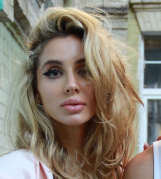 Loboda разбила шикарный автомобиль