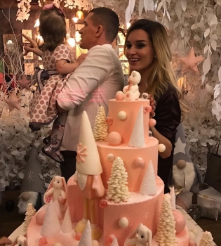 Сказочный праздник: Ксения Бородина устроила незабываемую вечеринку в честь первого дня рождения дочери