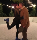 Гай Ричи с семьей на рождественской открытке