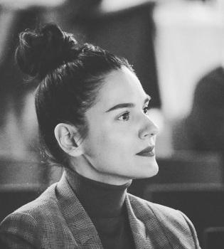 Маша Ефросинина рассказала о сложном детстве в Крыму