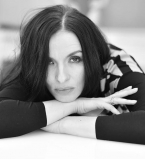 Надежда Мейхер заинтриговала обнаженным снимком