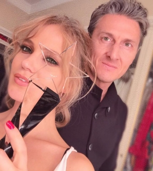 Глюкоза наслаждается уютными вечерами с любимым мужем