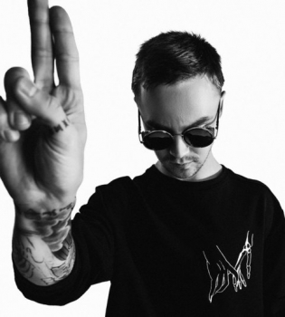 Артем Пивоваров