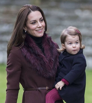 Волшебная семья: Кейт Миддлтон и принц Уильям покорили поклонников очередным появлением на публике с детьми