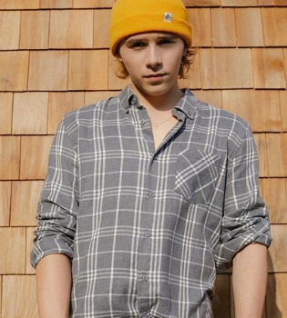 Шок: стало известно имя новой девушки Бруклина Бекхэма