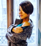 Гайтана засыпала сеть снимками в нарядах невесты: свадьбе быть?