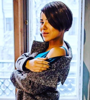 Гайтана засыпала сеть снимками в нарядах невесты: свадьбе быть?