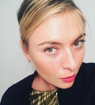 Новый год на Гавайях: Мария Шарапова показала идеальную фигуру в бикини