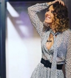 Какое декольте: Ксения Собчак показала сексуальный новогодний наряд