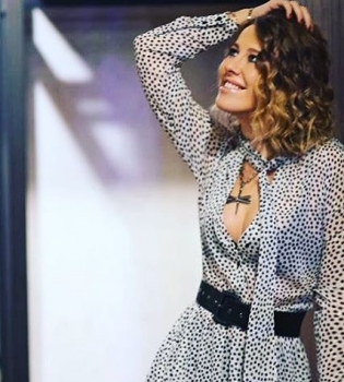 Какое декольте: Ксения Собчак показала сексуальный новогодний наряд