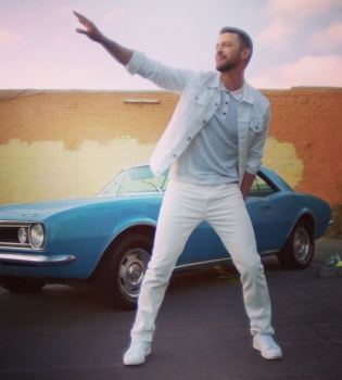 Хорош во всем: Джастин Тимберлейк показал, как нужно играть в баскетбол