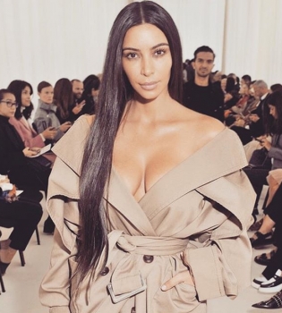 Она вернулась: Ким Кардашьян впервые за два месяца опубликовала фото с Instagram