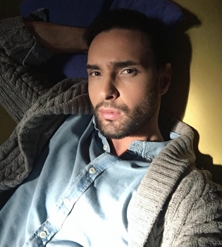 Из домашнего архива: Виталий Козловский показал свое детское фото