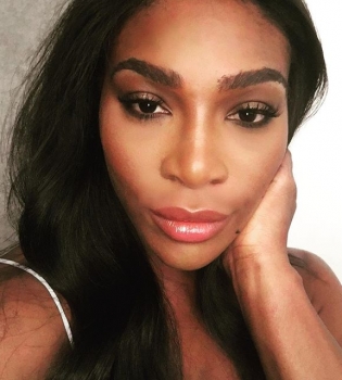 Серена Уильямс показала роскошное помолвочное кольцо