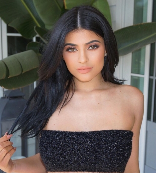 Кайли Дженнер стала одной из самых богатых среди сестер Кардашьян