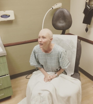 В новый год с новой надеждой: Шэннен Доэрти закончила курс химиотерапии