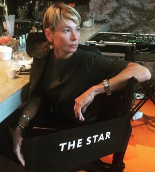 Юлия Высоцкая стала брюнеткой