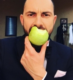 Андрей Бедняков показал подросшую дочь и любимую жену