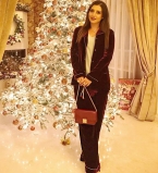 Жасмин впервые показала лицо своего третьего ребенка