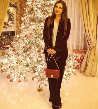 Жасмин впервые показала лицо своего третьего ребенка