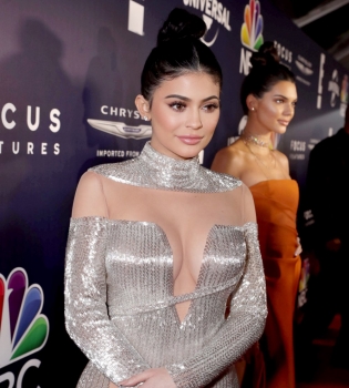 Поклонники раскритиковали располневшую фигуру Кайли Дженнер