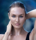 Горячая мамочка: впервые после родов Кэндис Свейнпол позирует в бикини