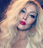 Совсем не похожи: Оля Полякова показала свою младшую дочь