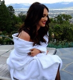 Красотка Меган Фокс опубликовала яркие кадры с новой фотосессии