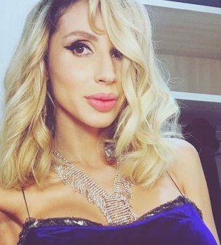 Месяц вдвоем: Loboda отправилась в большое путешествие вместе с дочерью