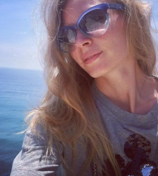 33-летняя Светлана Ходченкова соблазняет идеальной фигурой в бикини