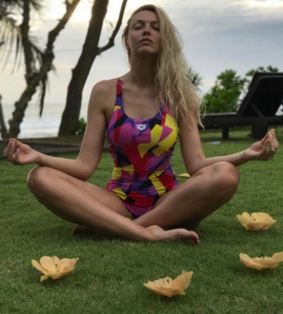 Фигура мечты: Оля Полякова восхищает стройной фигурой на Бали