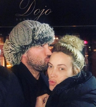 Жена Максима Чмерковского показала первое фото их новорожденного сына