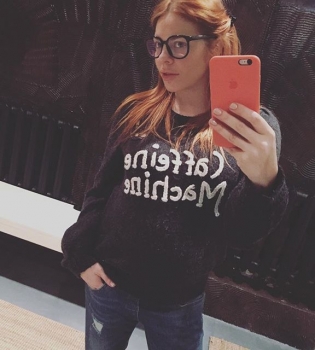 Больше не рыженькая: беременная Анастасия Стоцкая кардинально сменила имидж