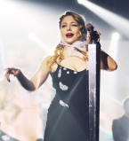 Тина Кароль со слезами на глазах обратилась к поклонникам