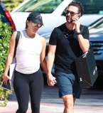 Всегда вместе: Ева Лонгория сходила на тренировку с любимым супругом