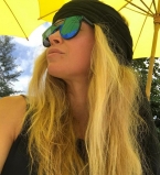 Вера Брежнева восхищает стройными ногами и тонкой талией на отдыхе в Таиланде