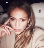 Дрейк подарил Дженнифер Лопес ожерелье за 100 тысяч долларов