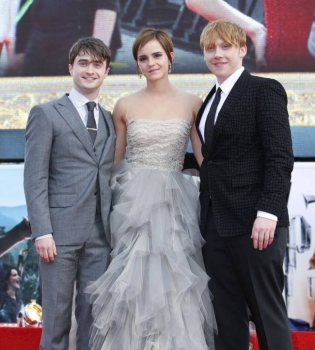 Дэниел Редклифф, Руперт Грин и Эмма Уотсон сыграют в новом фильме о Гарри Поттере