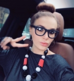 Поцелованная солнцем: Слава из &quot;Неангелов&quot; показала свои веснушки