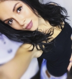 Певица Нюша выходит замуж на российского чиновника